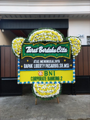 Papan Bunga Duka di Simpang Iv Sipin